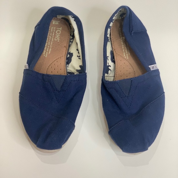 *SOLD* Navy canvas TOMS - Picture 2 of 4